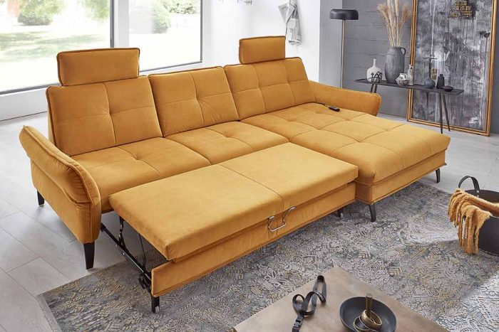 Gelbes Sofa mit Bettfunktion und Steppung in Sitz und Rücken