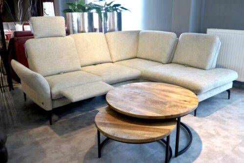 Pastellgrünes Stoffsofa mit Sitztiefenverstellung