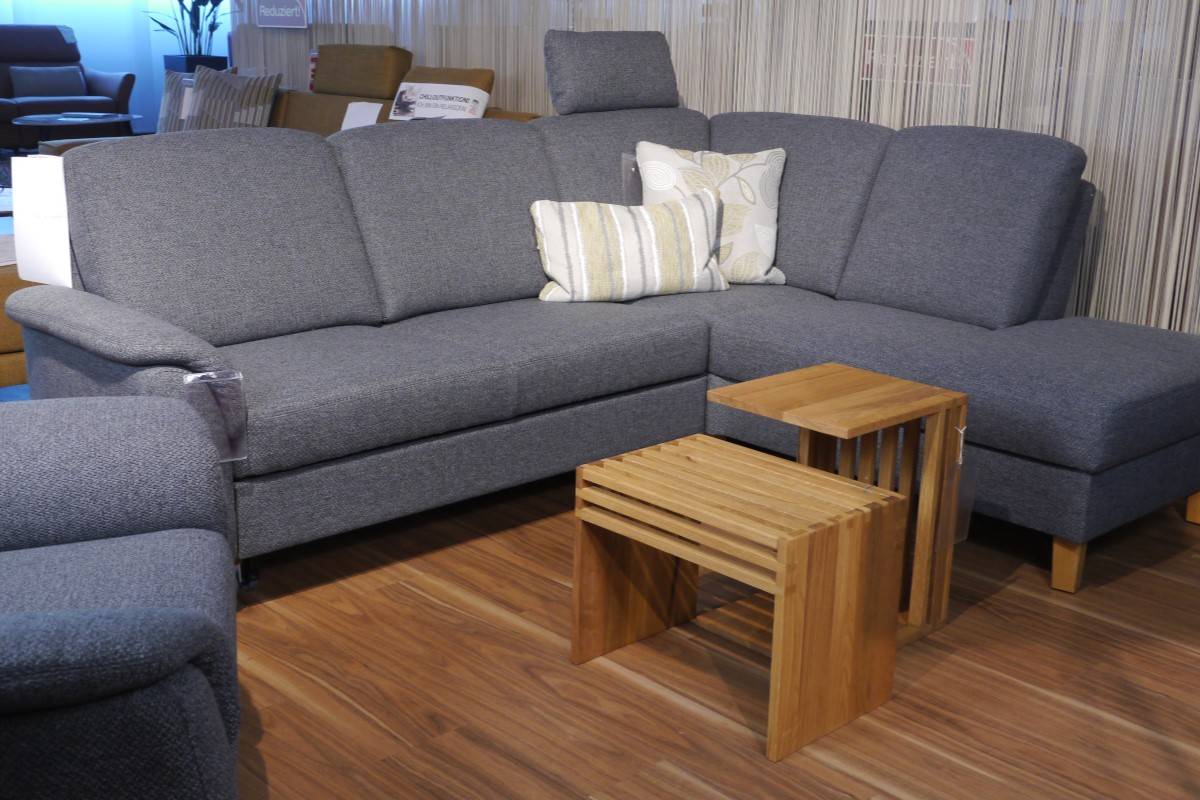 Dunkelgraues Ecksofa in Stoff mit Eichenfuß